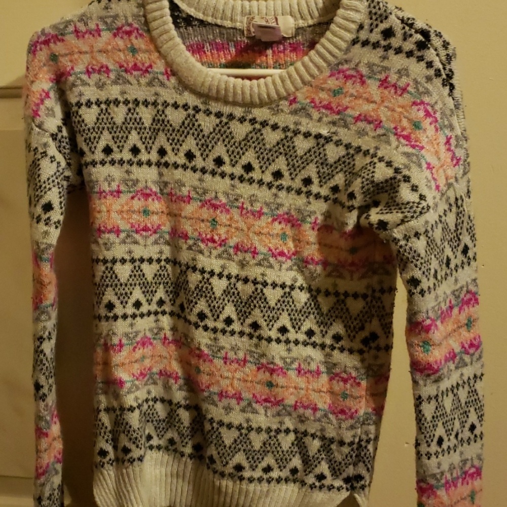 Pattern long sleeve sweater